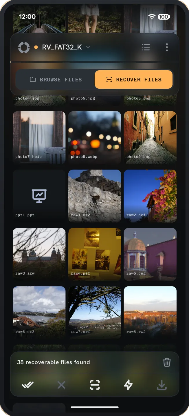 Recovered photos from a USB drive shown as a thumbnail grid in USB Data Recovery.
